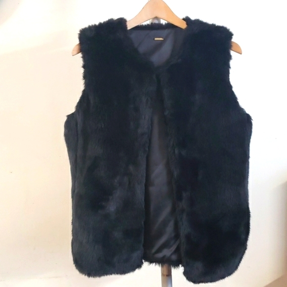 ALDO Faux Fur Vest - Black - Picture 1 of 9